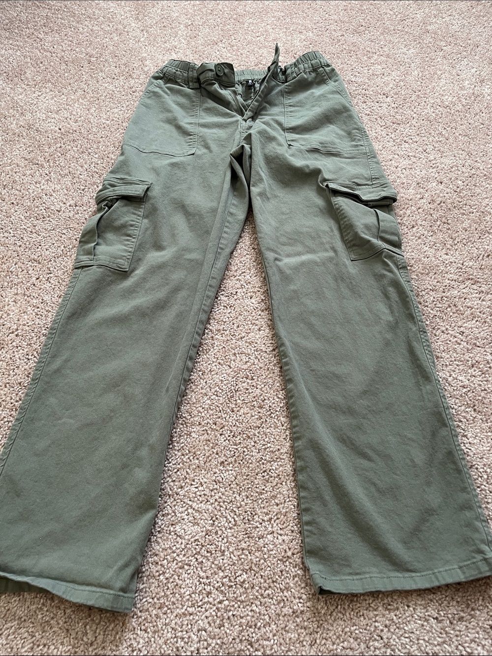 Women’s Olive Green Cargo Pants with Utility Pockets